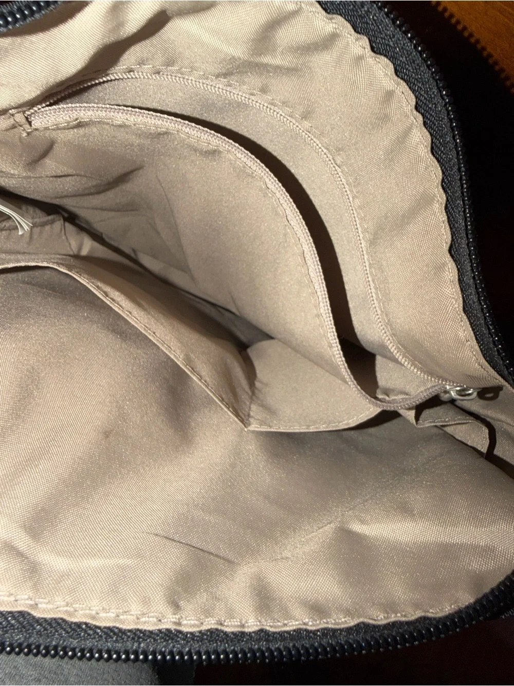 Baggallini Black Women’s Crossbody Messenger Bag - Picture 3 of 4